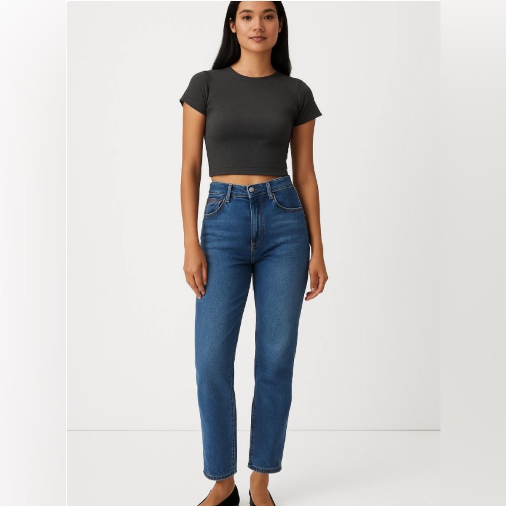 H&M Divided Black Cropped Crew Neck Tee | XS